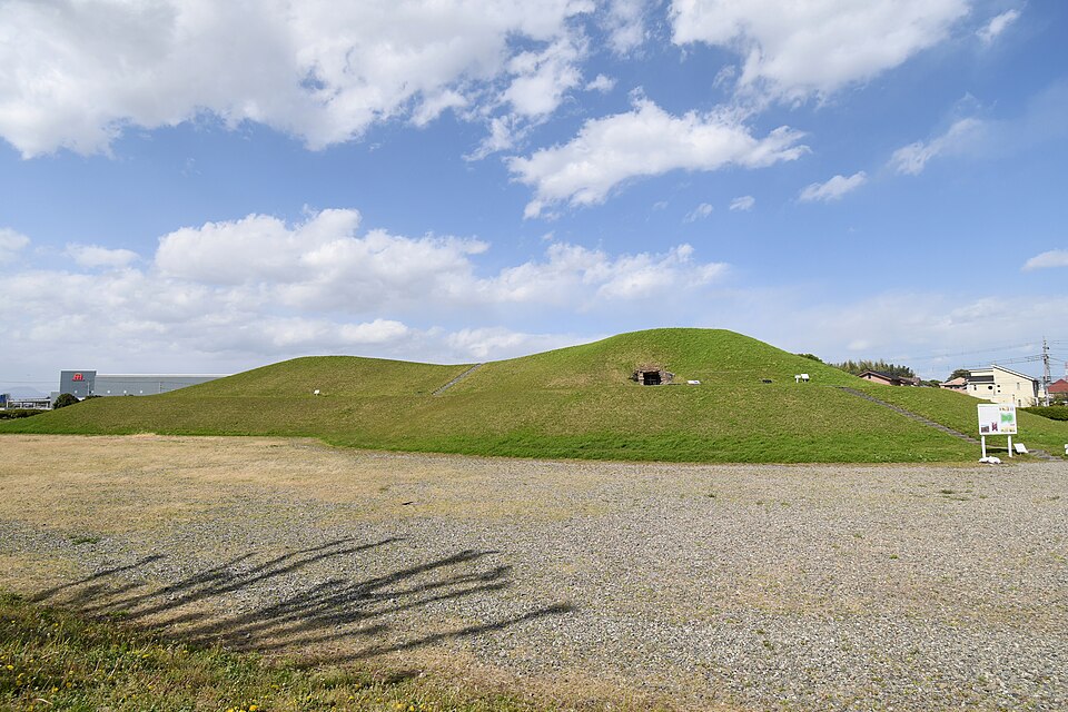綿貫観音山古墳の写真