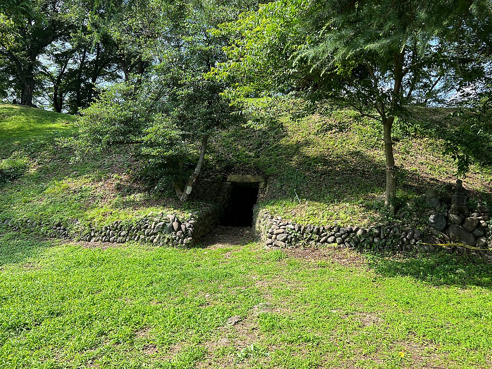 八幡観音塚古墳の写真