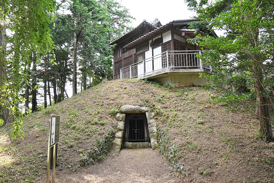 若宮八幡古墳の写真
