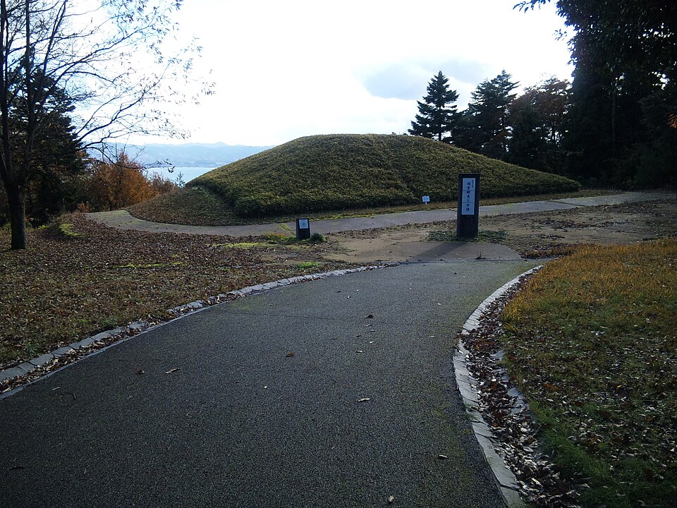 須曽蝦夷穴古墳の写真