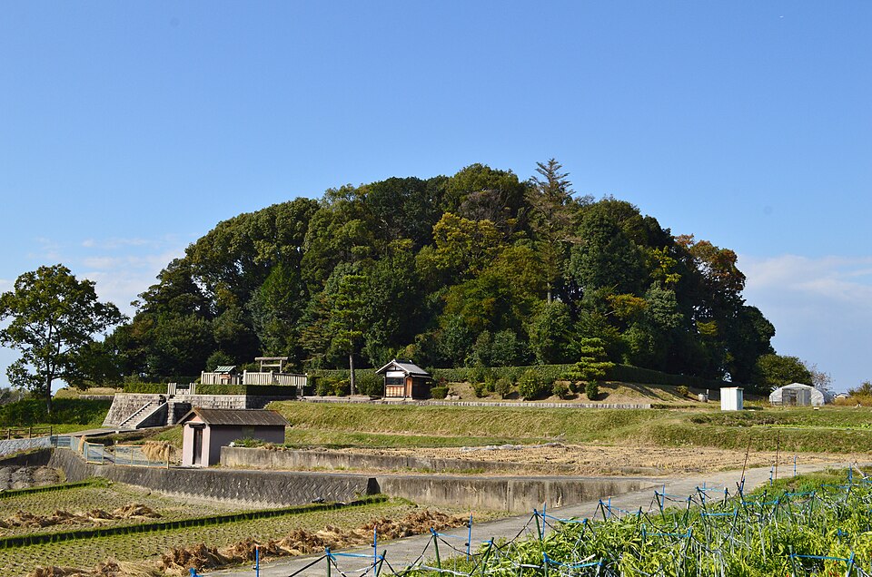山田高塚古墳の写真