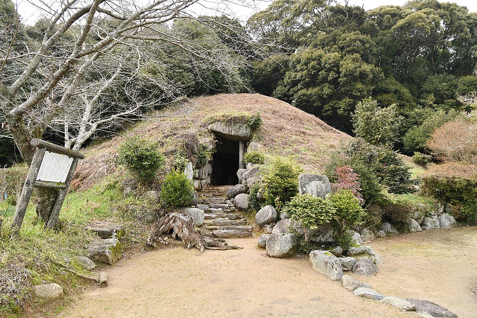 綾塚古墳の写真